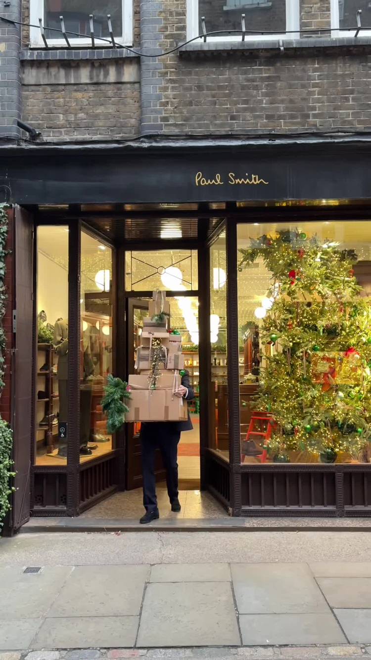 Mixed media feed | Paul Smith | LINE Official Account