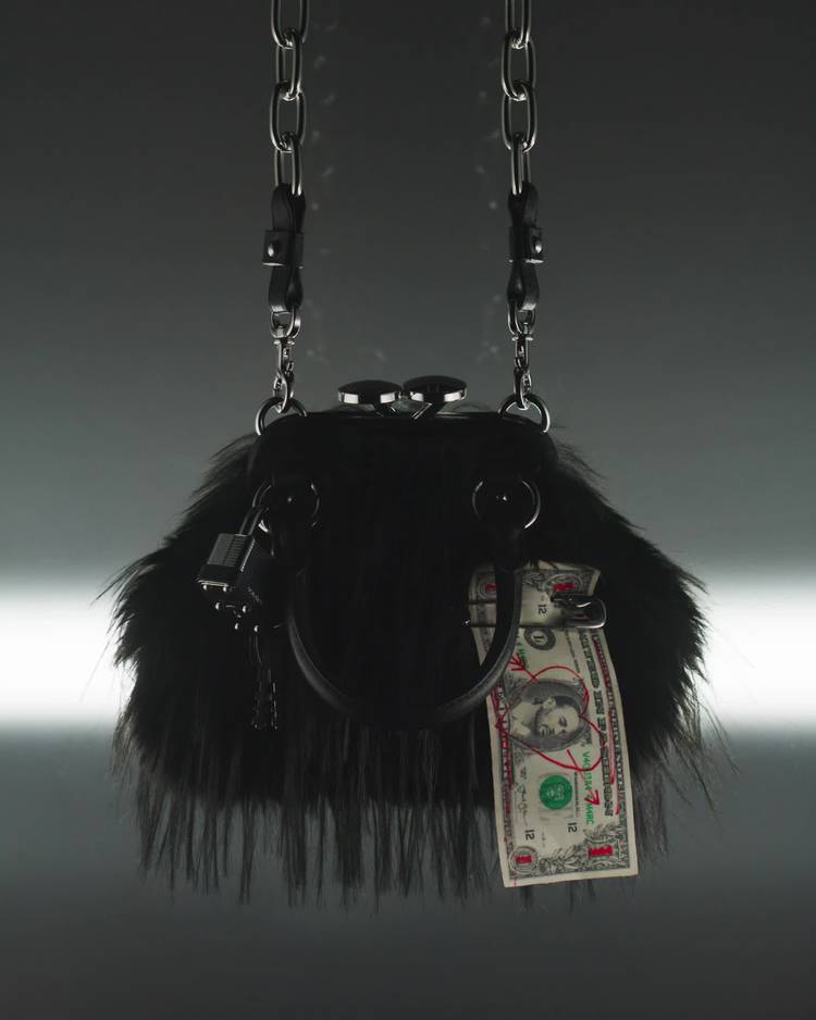 Mixed media feed | MARC JACOBS | LINE Official Account