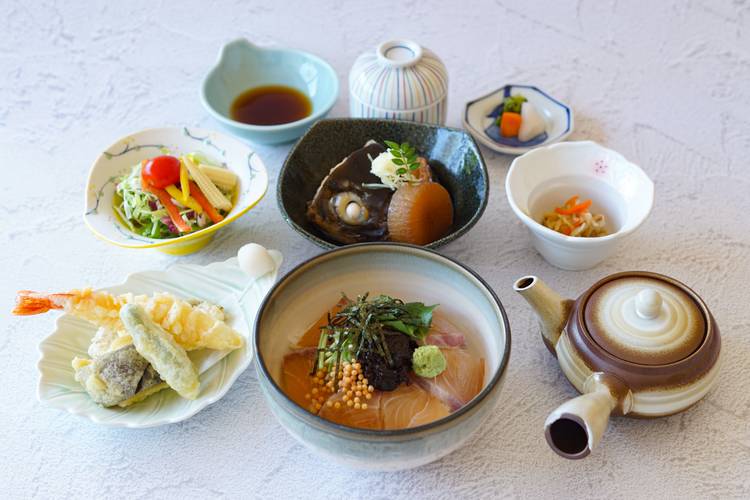 Mixed media feed | 宗像王丸・天然温泉 やまつばさ | LINE