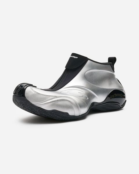 BALENCIAGA | LINE Official Account