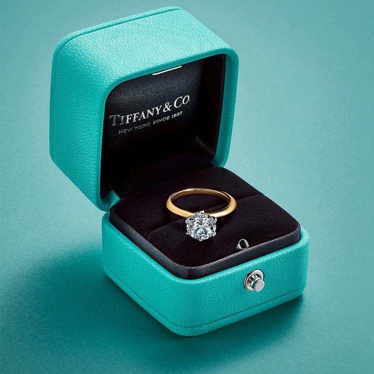 Mixed media feed | TIFFANY & CO. | LINE Official Account