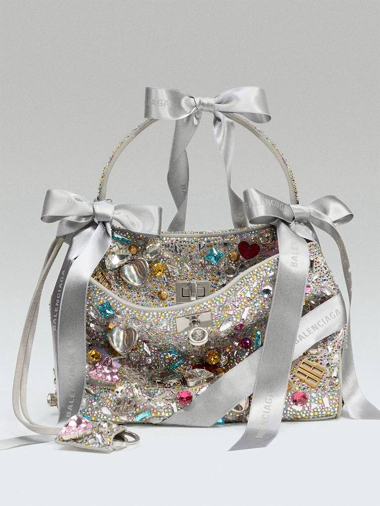 BALENCIAGA | LINE Official Account