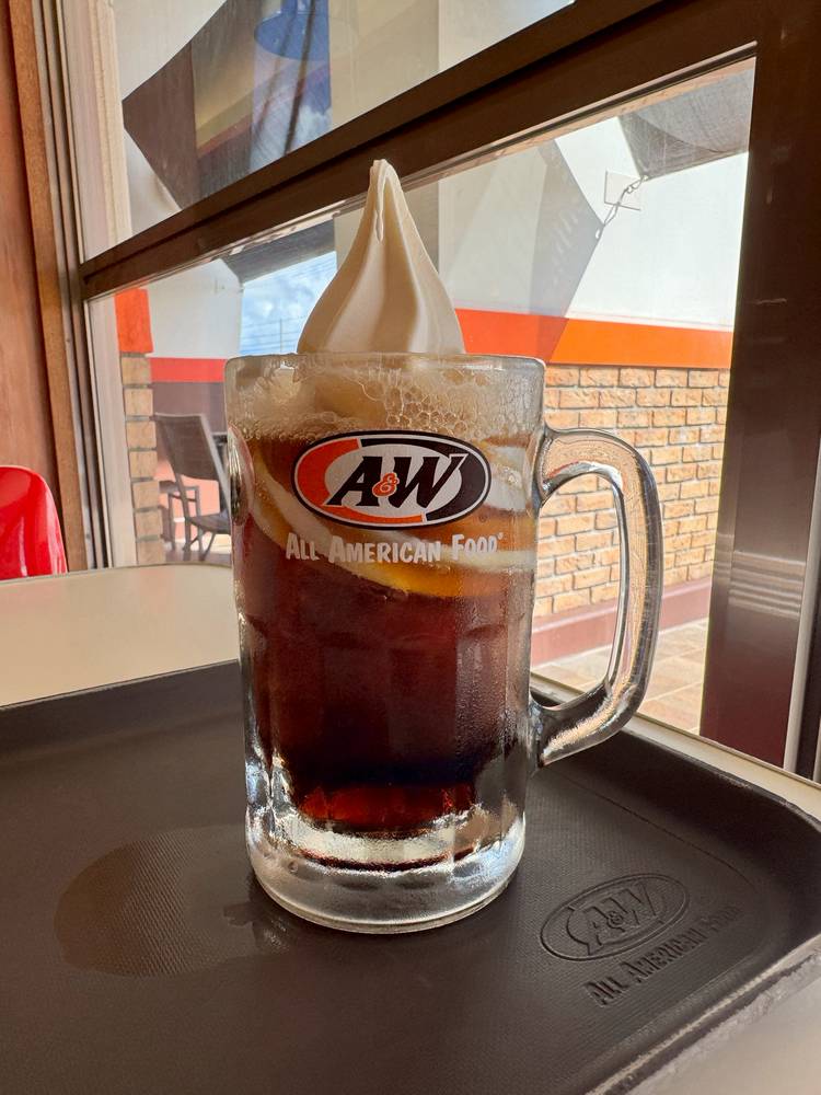 Mixed media feed | A&W沖縄 | LINE Official Account