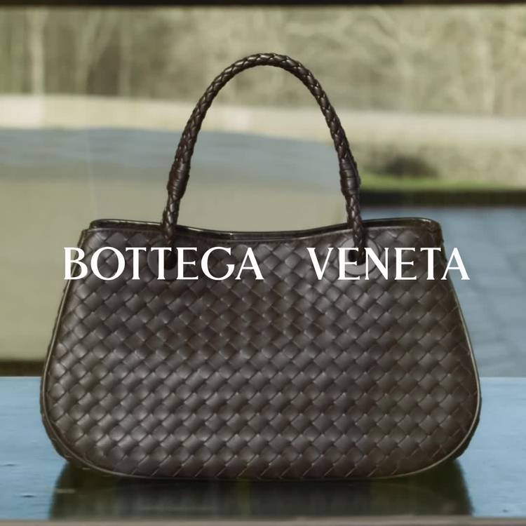 Mixed media feed | BOTTEGA VENETA | LINE Official Account