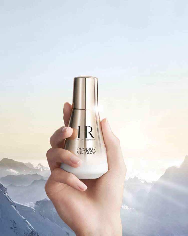 Mixed media feed | ヘレナ ルビンスタイン | LINE Official Account