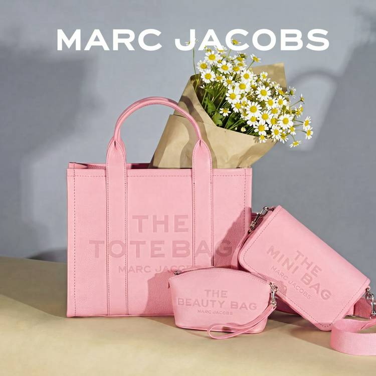 Mixed media feed | MARC JACOBS | LINE Official Account