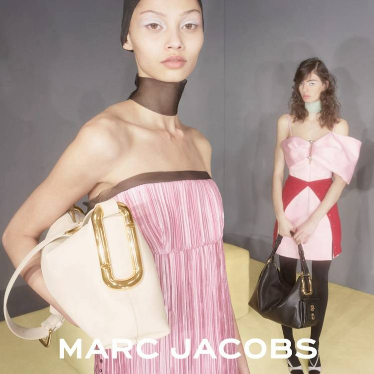 Mixed media feed | MARC JACOBS | LINE Official Account