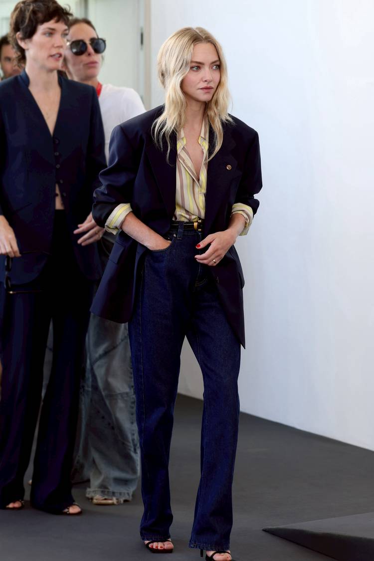 Mixed media feed | VERSACE | LINE Official Account