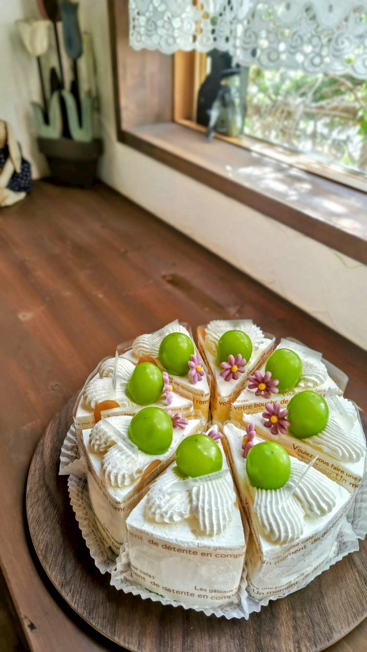 Mixed media feed | ケーキ空間 カントリークリスマス | LINE Official