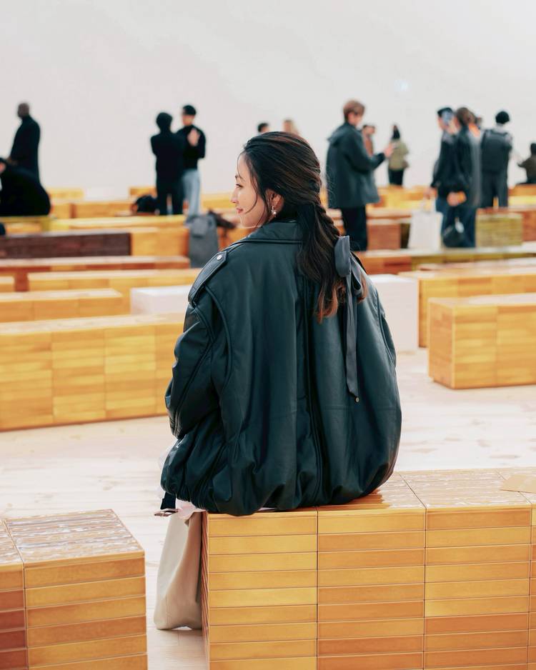 Mixed media feed | LOEWE | LINE Official Account