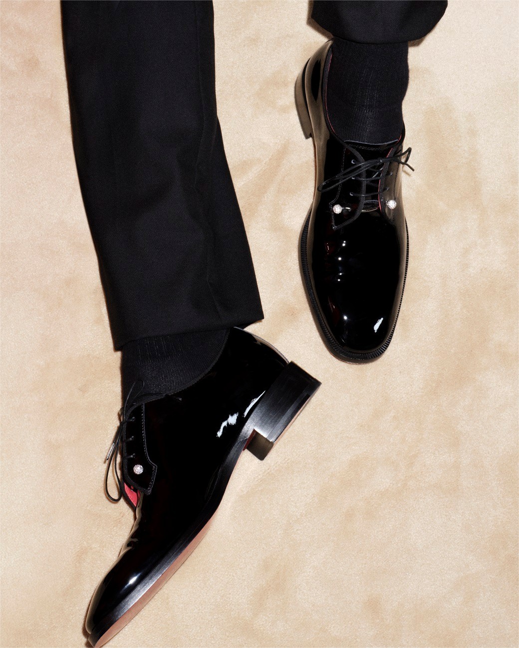 Christian Louboutin | LINE Official Account