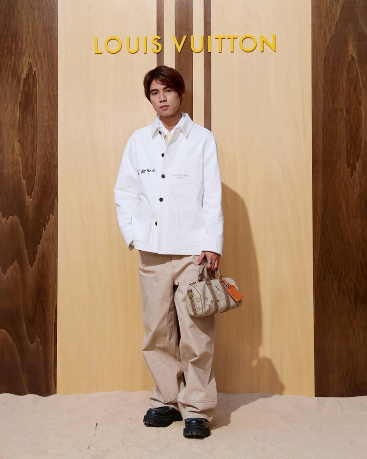 Mixed media feed | LOUIS VUITTON | LINE Official Account