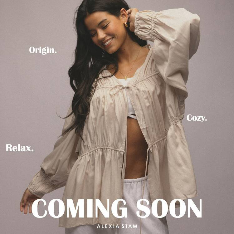 ALEXIA STAM | LINE Official Account