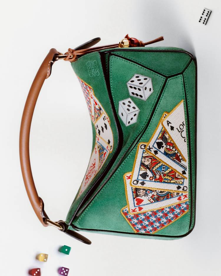 LOEWE 25SS 新作 コーデのワンポイントに◎スネーク ピアス Amazon | LOEWE(ロエベ) ピアス アナグラム ペブル スタッド