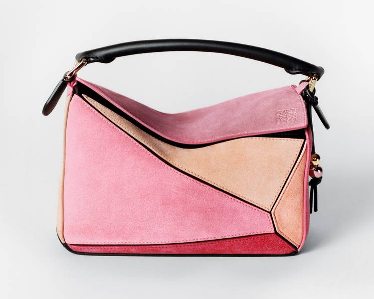 Mixed media feed | LOEWE | LINE Official Account