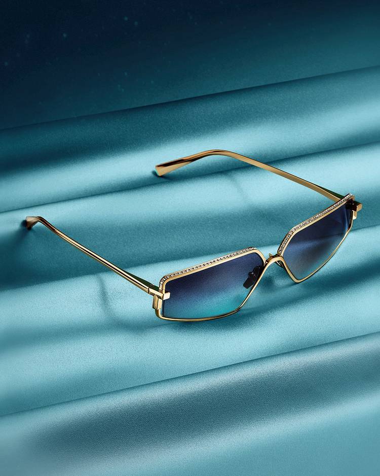 Mixed media feed | TIFFANY & CO. | LINE Official Account