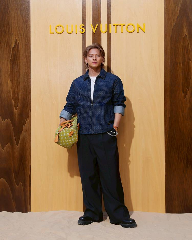 Mixed media feed | LOUIS VUITTON | LINE Official Account