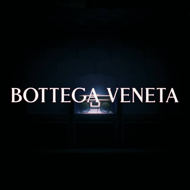 Mixed media feed | BOTTEGA VENETA | LINE Official Account