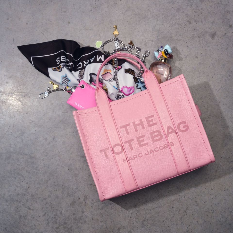 最新アイテム | MARC JACOBS | LINE Official Account